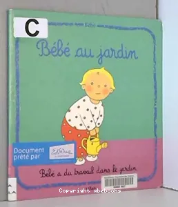 Bébé au jardin