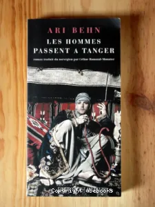 Les hommes passent à Tanger