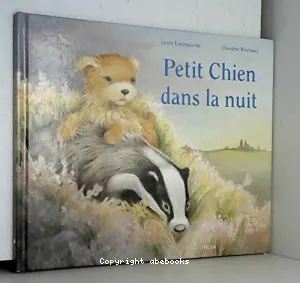 Petit chien dans la nuit